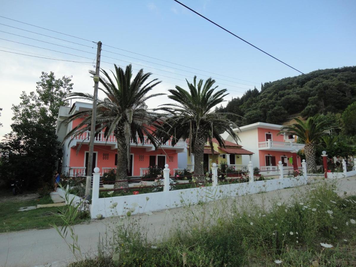 Virginia Apartments Vitalades Luaran gambar